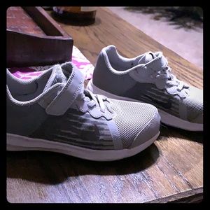 Boys Nike shoes. Good condition . No rips